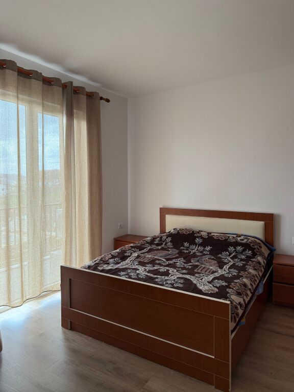 APARTAMENT ME QERA