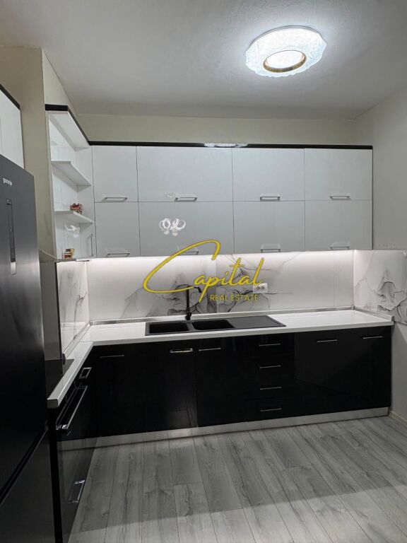 APARTAMENT ME QIRA 2+1 SPITALI AMERIKAN 3 70.000 LEKE