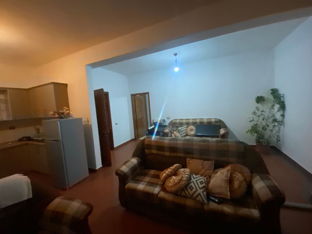 Apartament 1+1 per qera ne Kombinat !