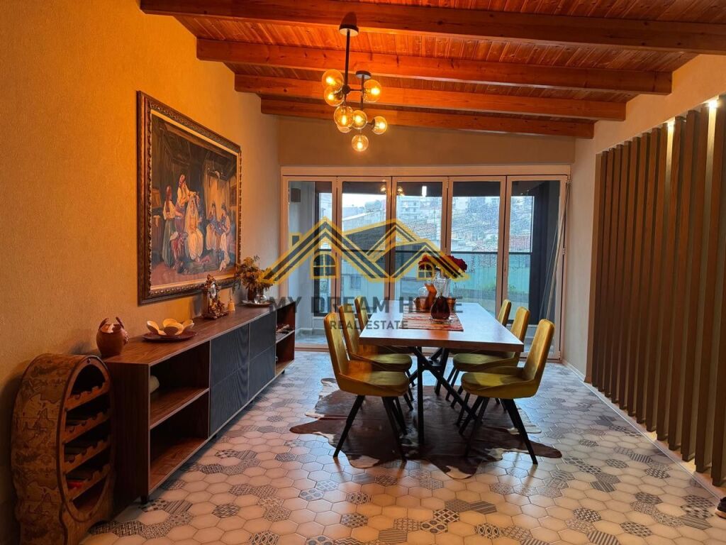 JEPET ME QIRA APARTAMENT UNIK TEK GJYKATA DURRES