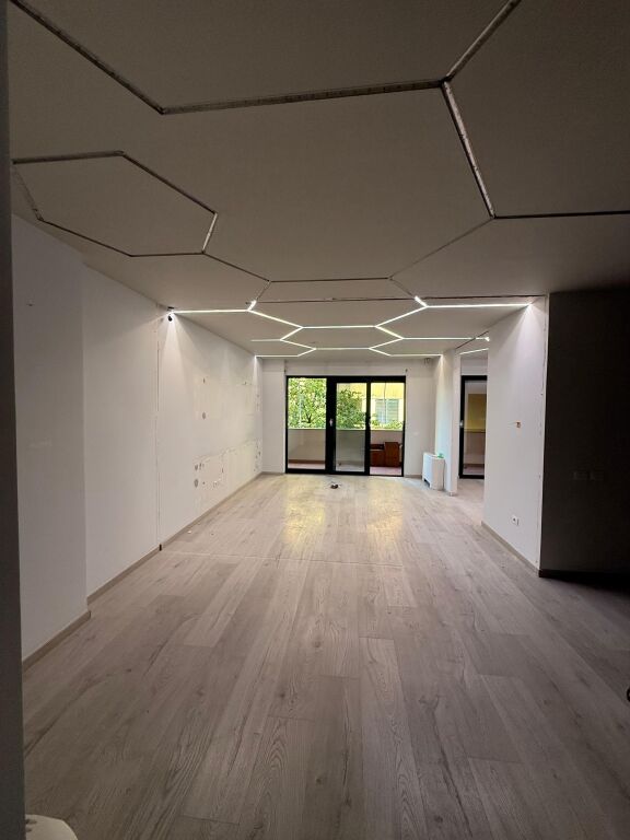 Office space for rent in Bllok!
