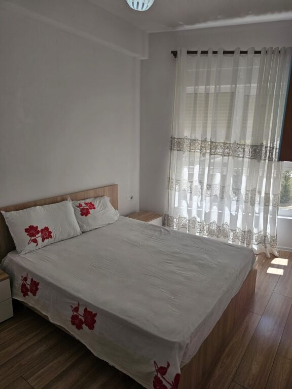 📌 Jepet me Qira Apartament 2+1 – Ali Demi, Mangalem