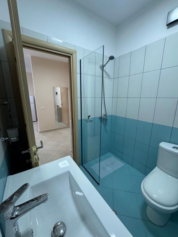 APARTAMENT ME QERA 1+1 YZBERISHT 50.000 LEKE FH-86549