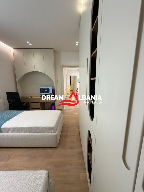 Shitet Vilë me Pishinë në Paskuqan – Tirane (4151224)
