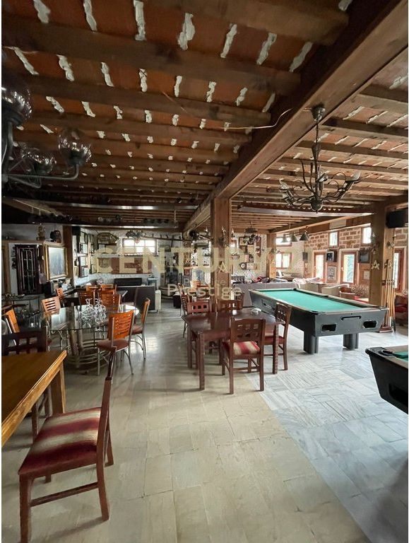 BAR-RESTORANT ME QIRA, VENDOSUR TEK RRETH-RROTULLIMI I SHKOZES!