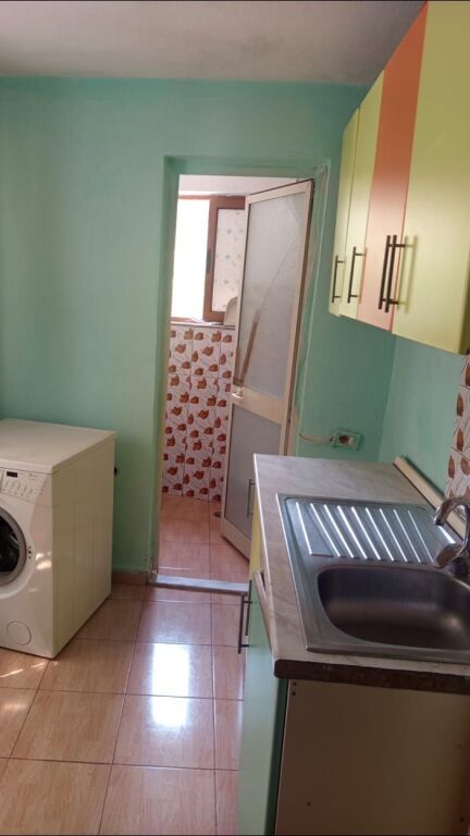 MONOLOCALE 21000 LEKE. VIA 5 MAJI