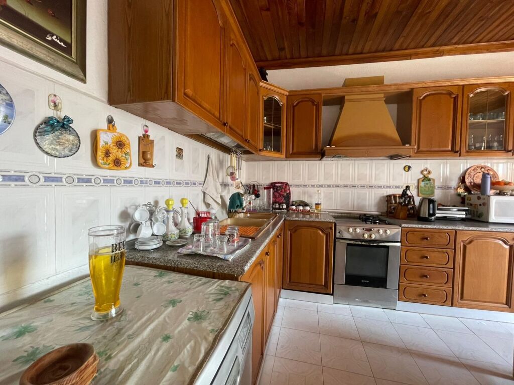 JEPET APARTAMENT ME QERA 2+1, TREGU ELEKTRIK