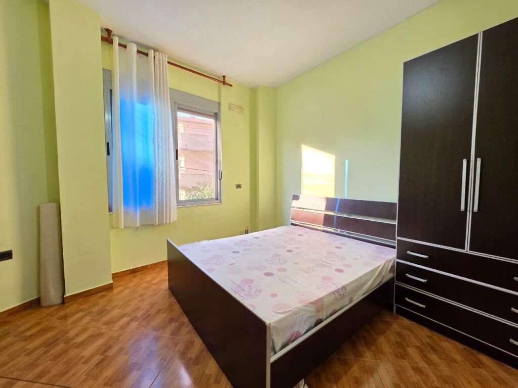 🏡 IN AFFITTO: Appartamento 2+1 | 80 m² | Vicino alla Facoltà di Economia – Gramoz Pashko | 45.000 Lek/Mese