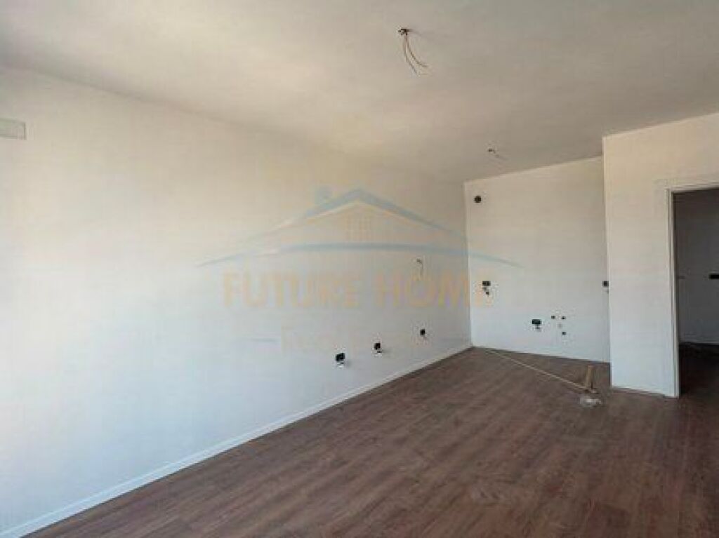 Shitet, Apartament 1+1, Kinostudio, Tiranë