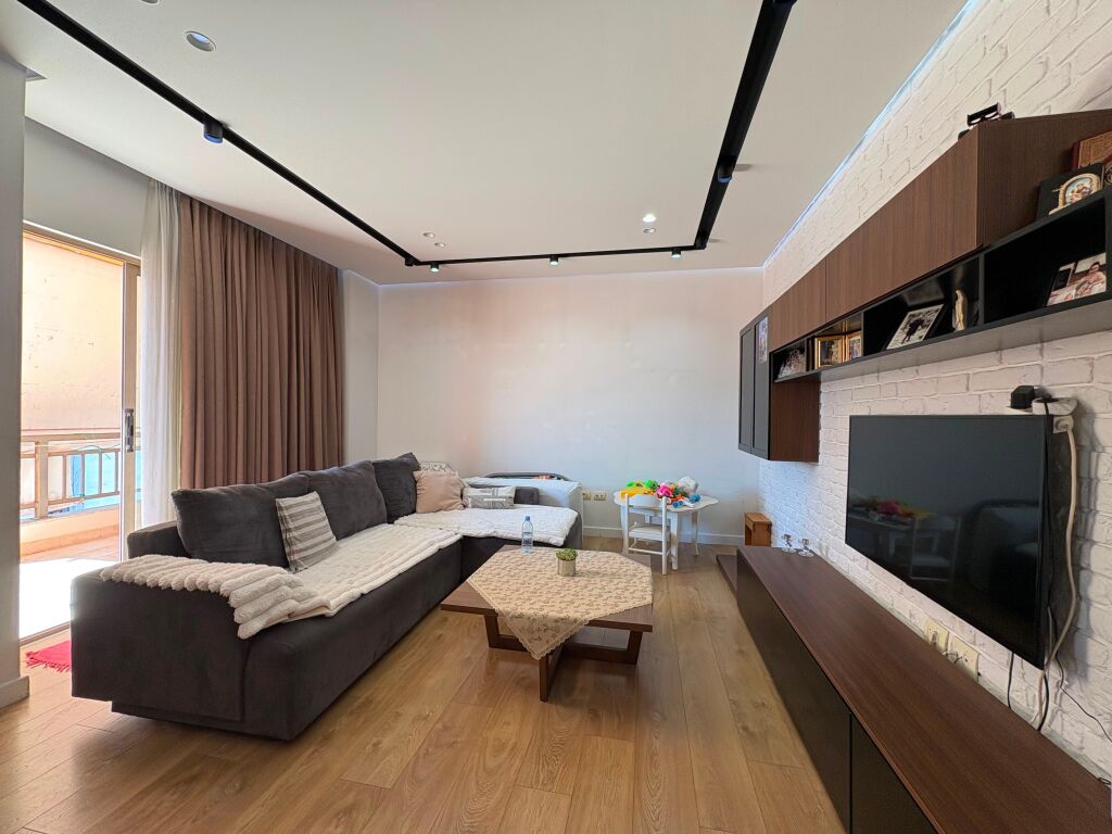 ✅Shitet 2+1+Garderobe + Verande 📍Bulevardi Migjeni te Nela 6