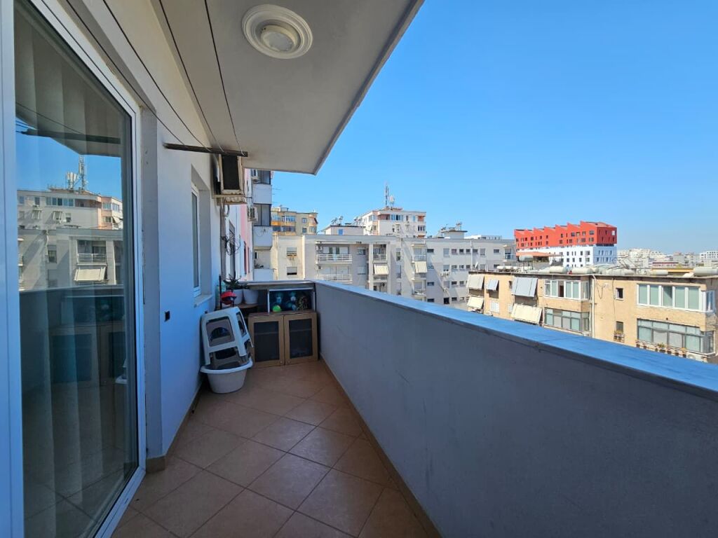 Apartment 2+1 for sale near 21st!
