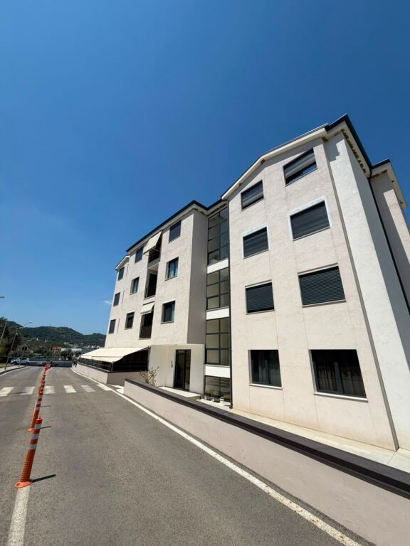 🏡 SHITET APARTAMENT 2+1+2 – OASIS LAKE RESIDENCE, LIQENI I THATË