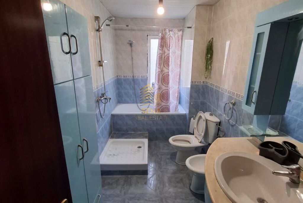 Rent, Apartment 2+1+A, Commune of Paris, 85,000 Leke/Month