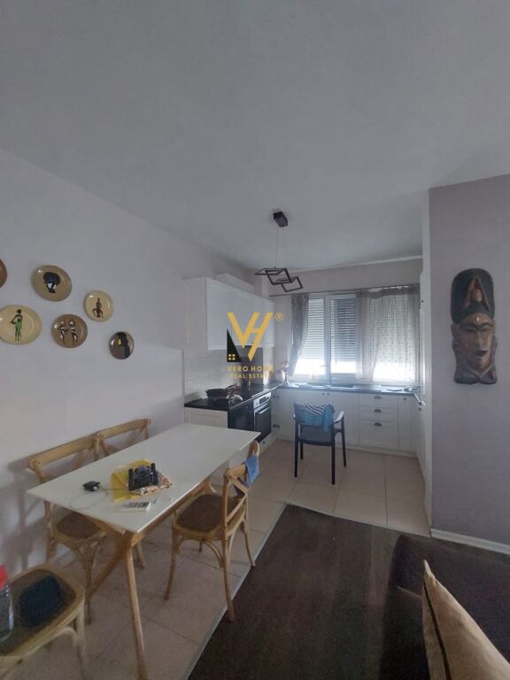JEPET APARTAMENT 2+1+2+2BLK ME QERA TE KOPSHTI ZOLOGJIK 700 EURO