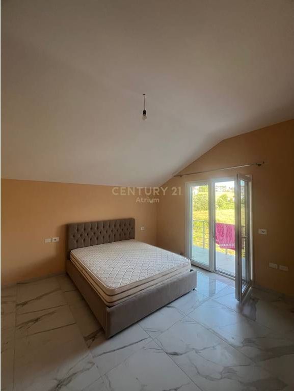 AFFITTASI 3° PIANO DI UNA VILLA, 3+1+2 + BALCONE VICINO A RESIDENCES KAIMI !