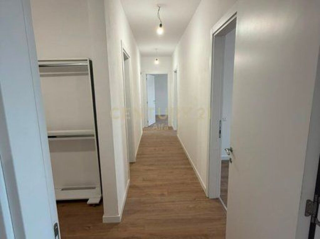 Apartament 3+1+2 me Qira në Univers City | Kati 5 | Post Parkimi + Depo | 500€/Muaj