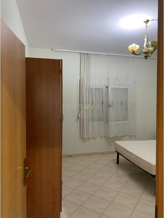 Jepet me qira apartament 1+1 – Rruga Jordan Misja, Tiranë