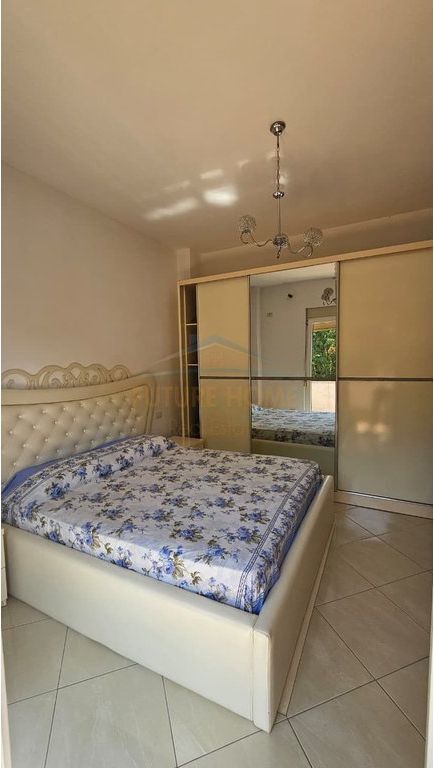 Rent, Apartment 3+1+2+2, Court, Durres