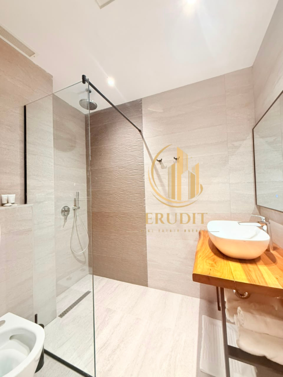 Modern Hotel for Sale in Skelë, Vlorë  570 m²
