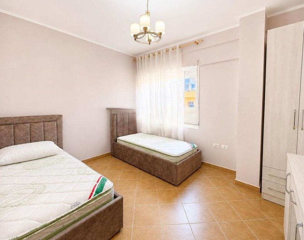 Shitet Apartament 2+1+2 në Fresk!