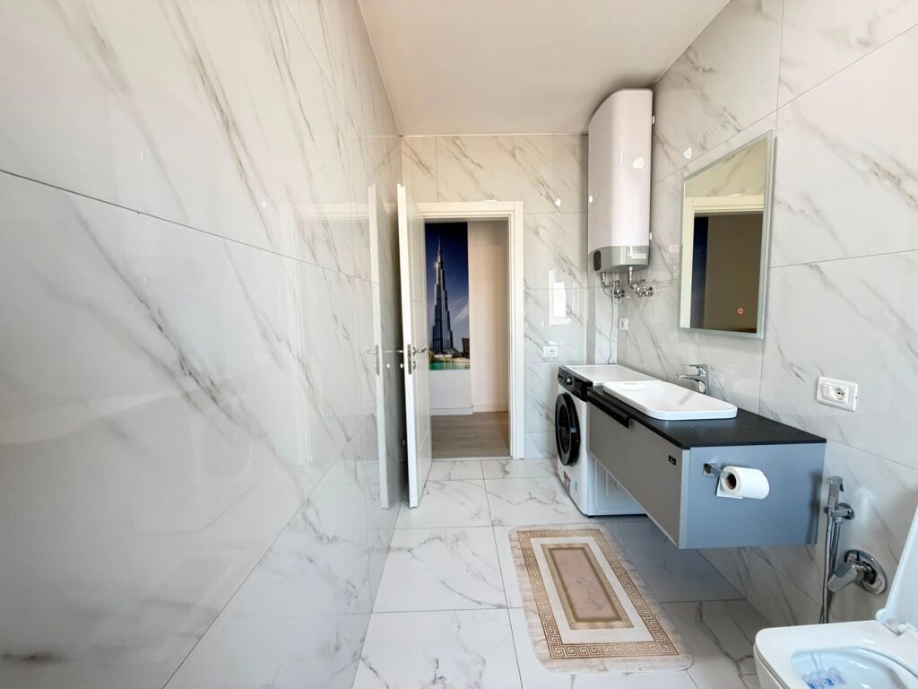 2+1 apartment for sale near 21 Dhjetori!
