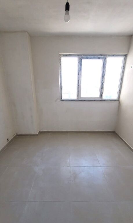 Shitet  apartament 3+1 Kavaje