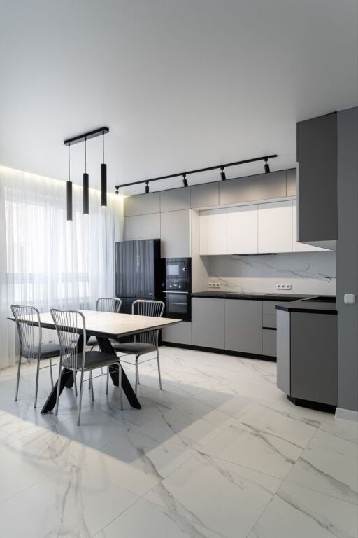 Prane Pavarotit, jepet me qera apartament modern 1+1.