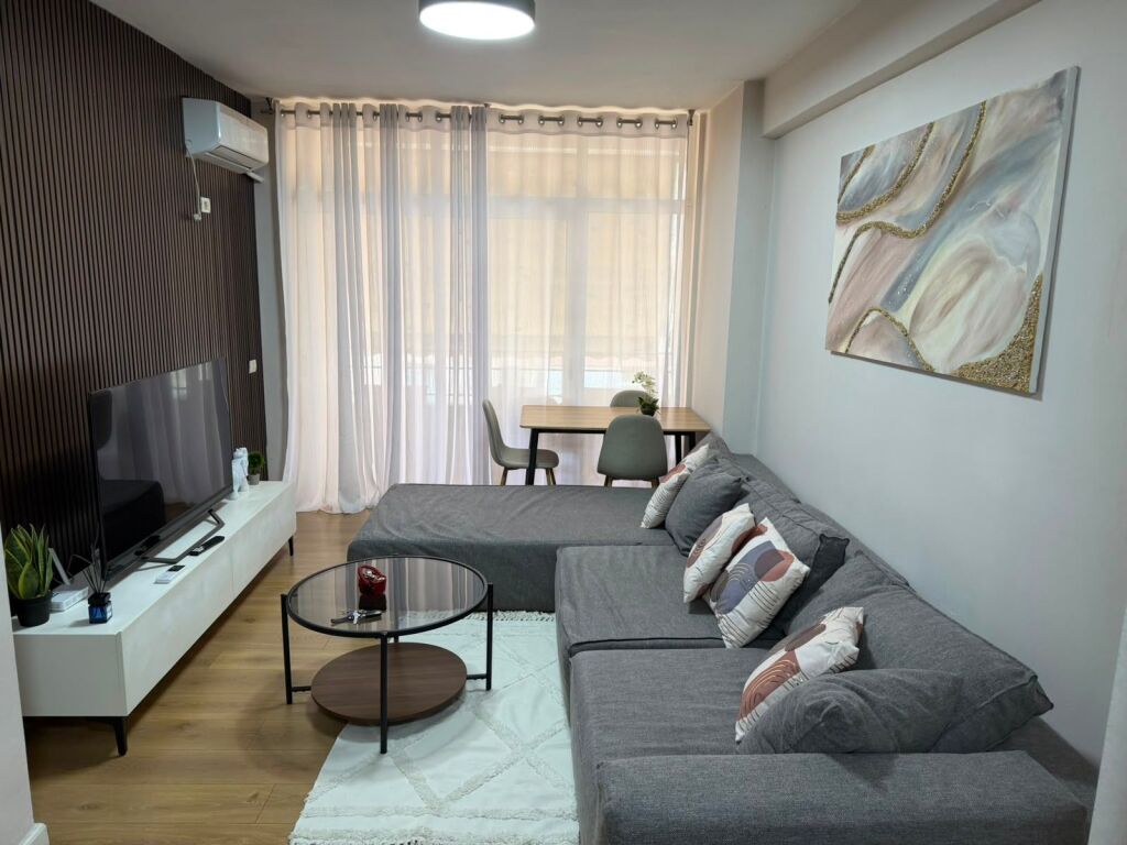 APARTAMENT PER QIRA 2+1 ASTIR