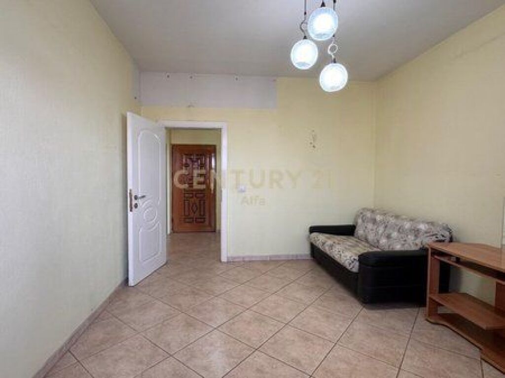 Apartment 2+1+2 bathrooms for sale at Hoxha Tahsim!