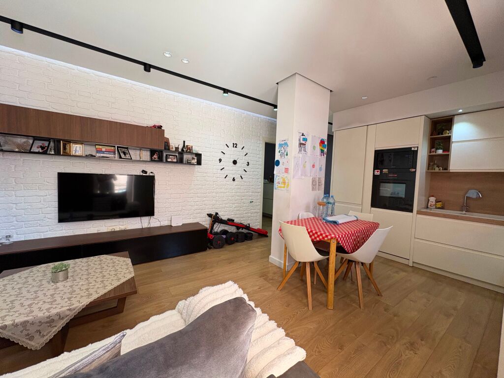 ✅Shitet 2+1+Garderobe + Verande 📍Bulevardi Migjeni te Nela 6