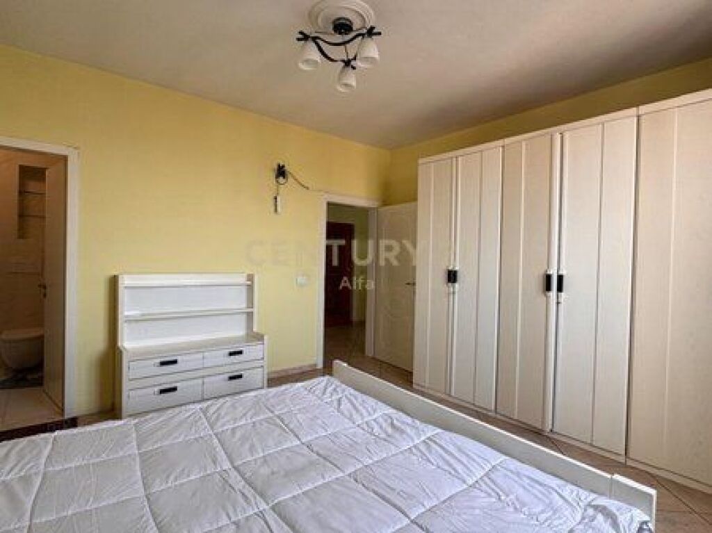Apartment 2+1+2 bathrooms for sale at Hoxha Tahsim!
