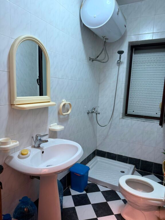 Qera | Apartament 2 + 1 | Farmacia 10 | 400 €/muaj
