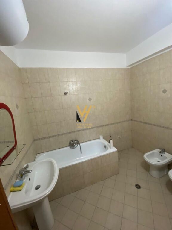 OFFICE 105 M2 FOR RENT ON KAVAJES STREET 900 EURO