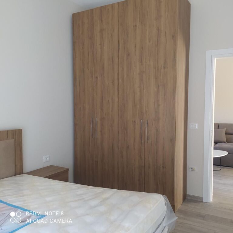Jepet 1+1Vile 4Kateshe ne Shkoze (parkim ne cmim) ,35.000Leke