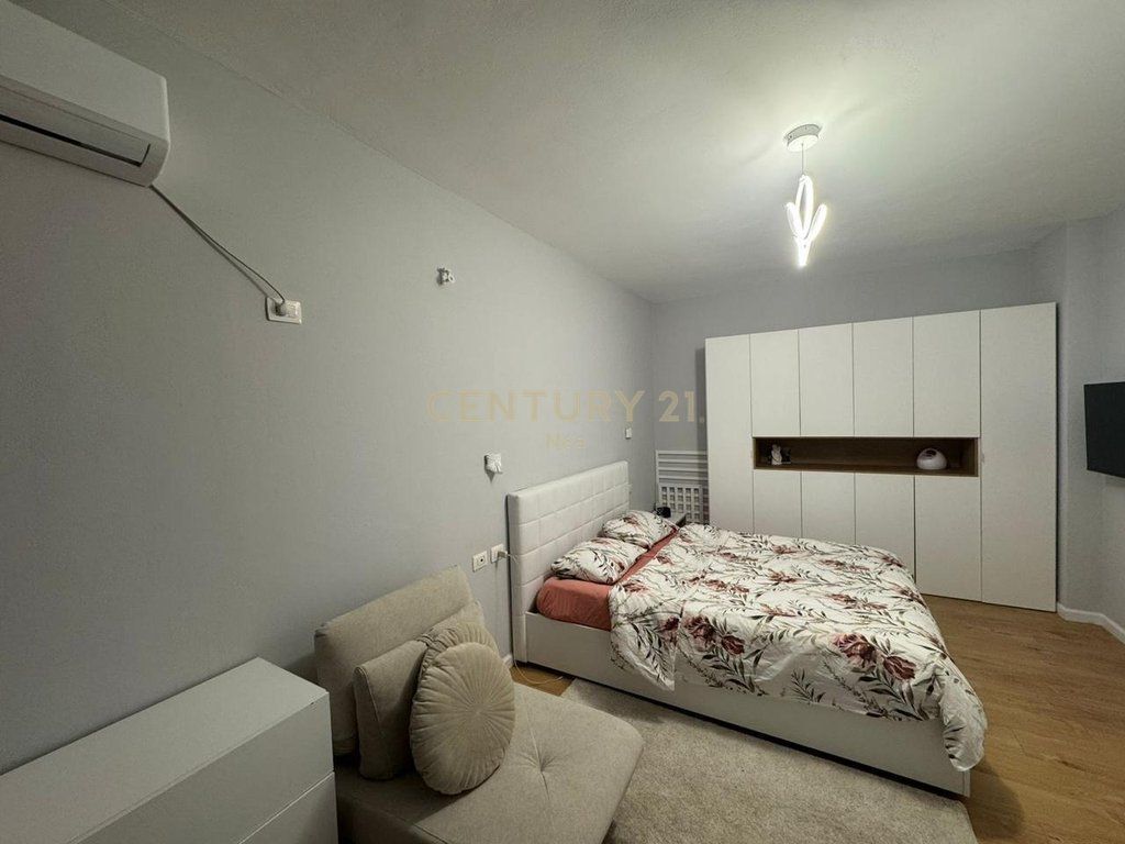 Apartament 2+1+2+ parking ne Astir, prane Viles L.