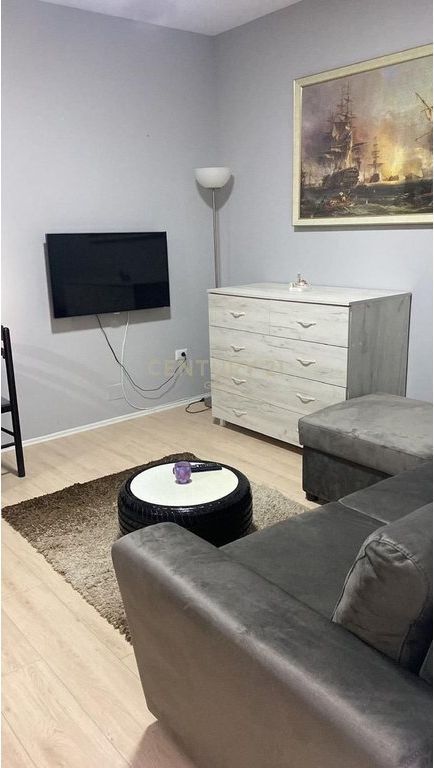 Jepet me qira Apartament 1 + 1 tek Tregu Elektrik ! 450 € /Muaj