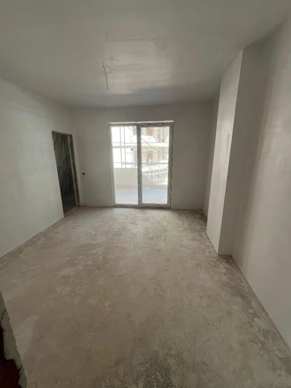 Apartament 2+1+2 Ne Shitje Te Liqeni I Thate  ID 5279