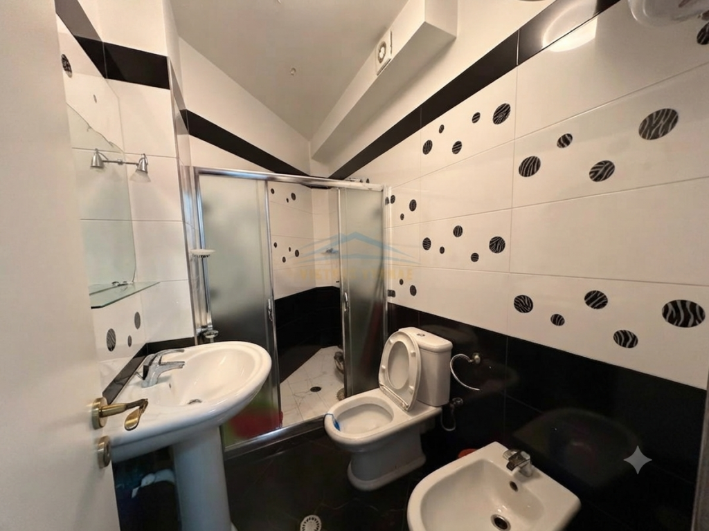 For sale, Apartment 2+1+Garage, 21 December, Tirana