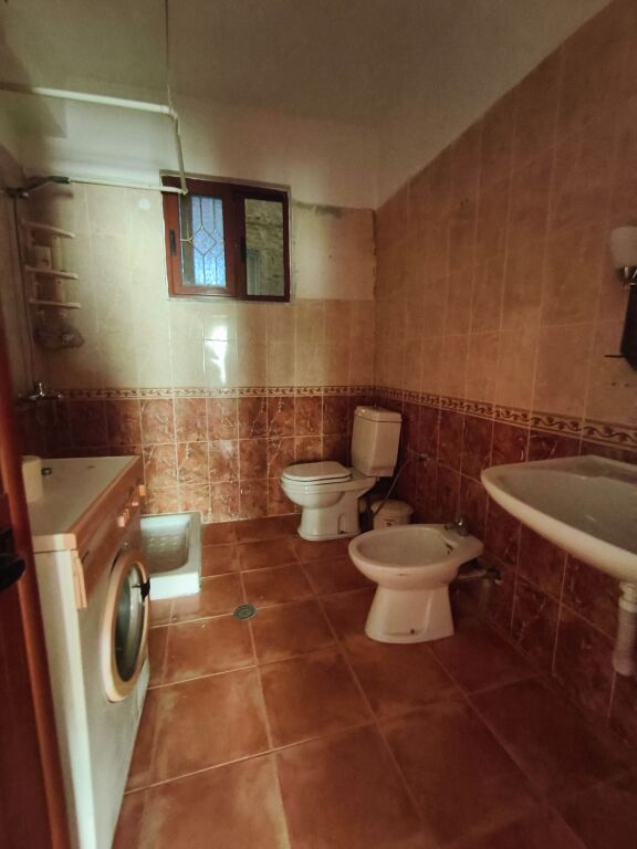 Apartament 1+1, 80 m² me pamje të pjesshme nga deti – Investim i zgjuar!