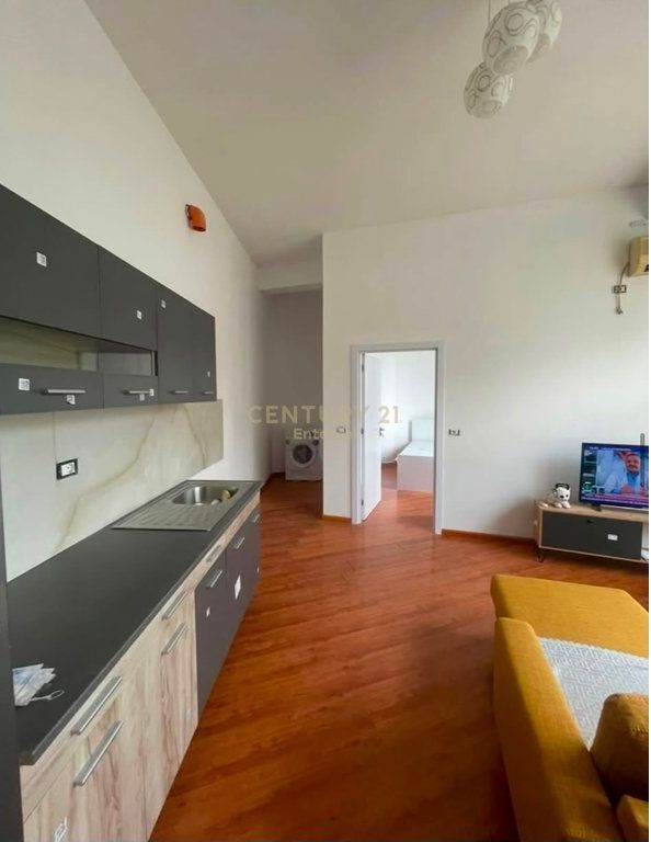 Apartament 1+1 me Qira te Kopshti Zoologjik 450 € /Muaj