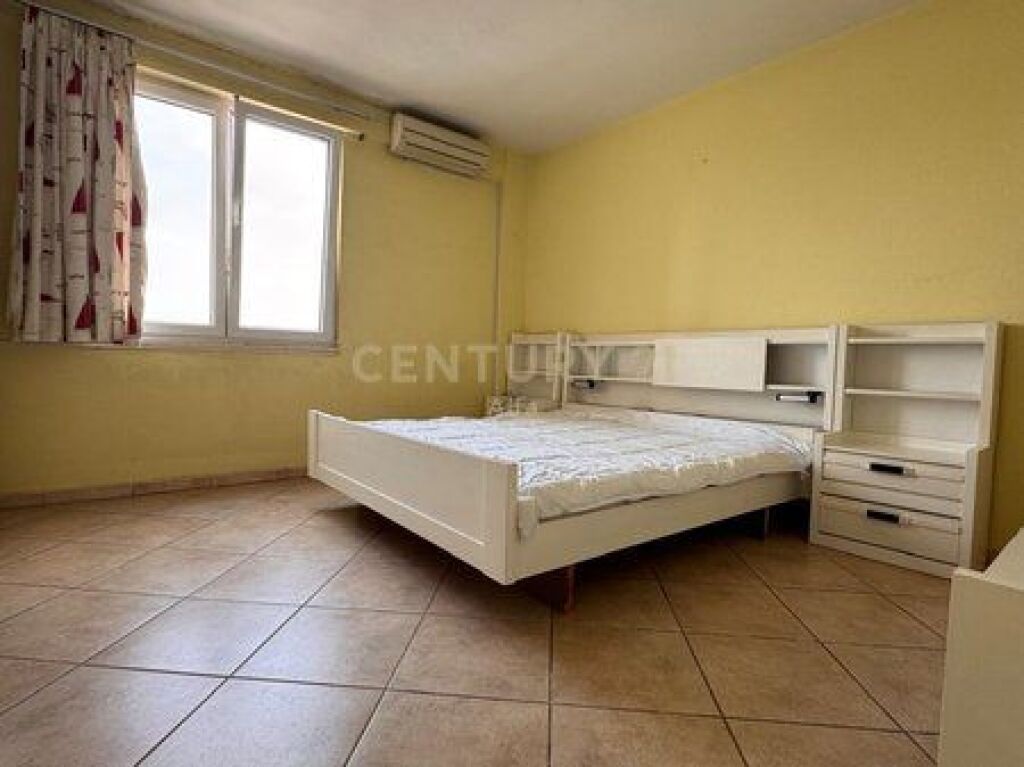 Apartment 2+1+2 bathrooms for sale at Hoxha Tahsim!