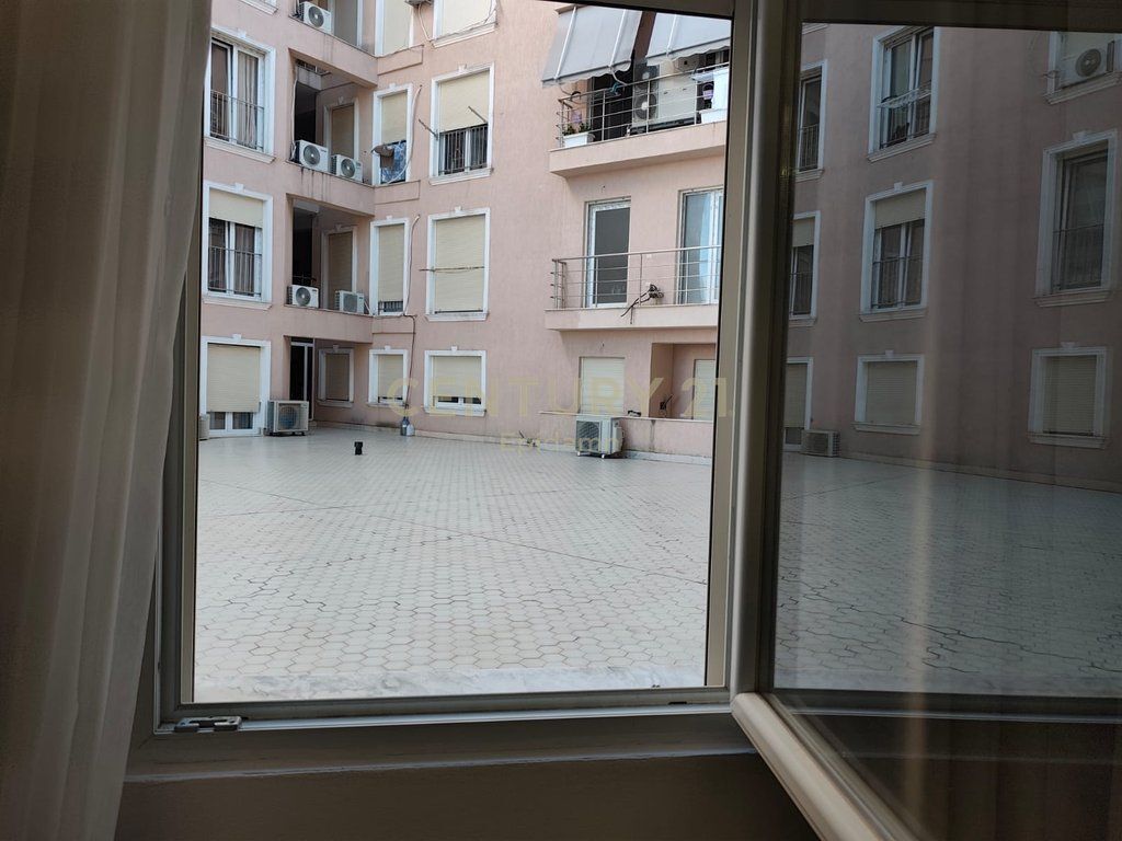 Affittasi Appartamento Moderno 2+1 – Piazza Pranvera, Durrës €850