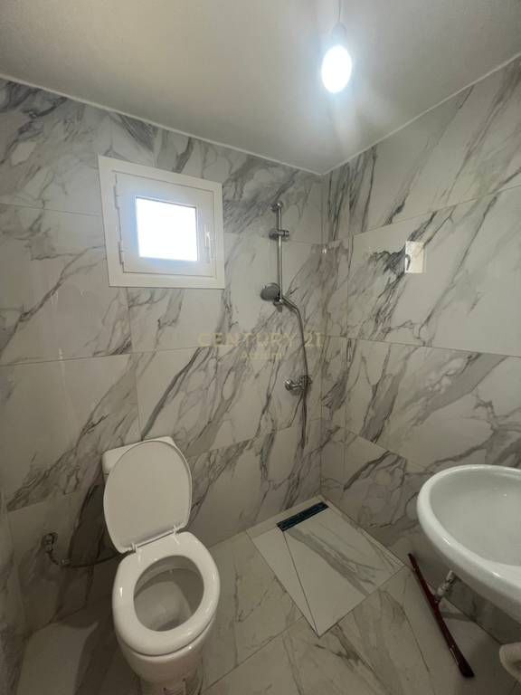 AFFITTASI 3° PIANO DI UNA VILLA, 3+1+2 + BALCONE VICINO A RESIDENCES KAIMI !