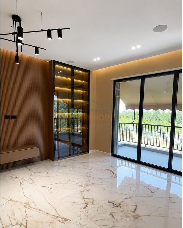 Shitet, Apartament 2+1+2+Post Parkimi, Liqeni i Thate, Tiranë.