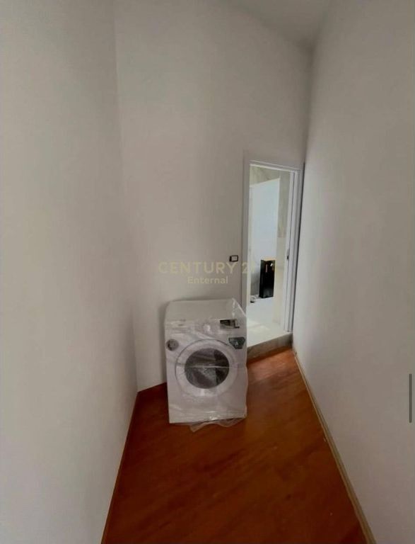 Apartament 1+1 me Qira te Kopshti Zoologjik 450 € /Muaj