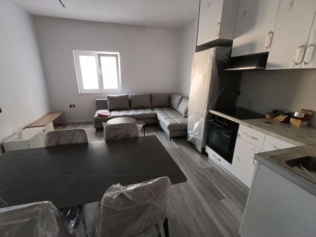 JEPET APARTAMENT ME QERA 2+1,KODRA E PRIFTIT
