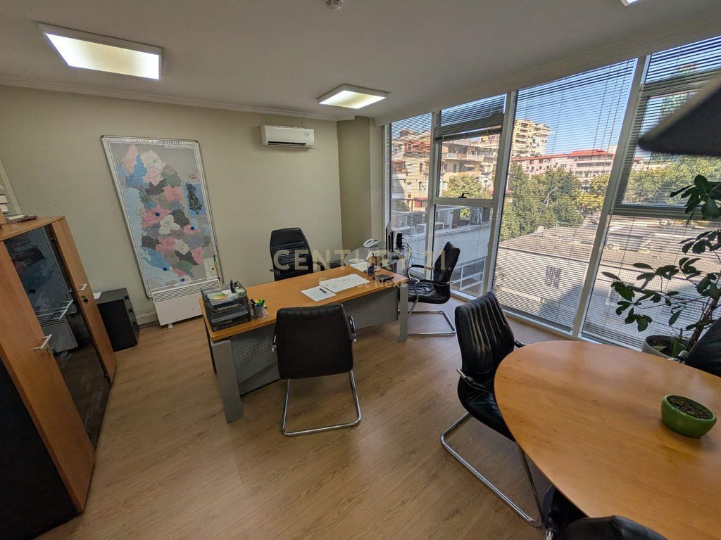 UFFICIO IN AFFITTO AL SKY TOWER – BLLOK!