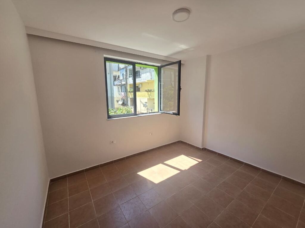 Apartament 2+1 per qera Rruga Ndre Mjeda !