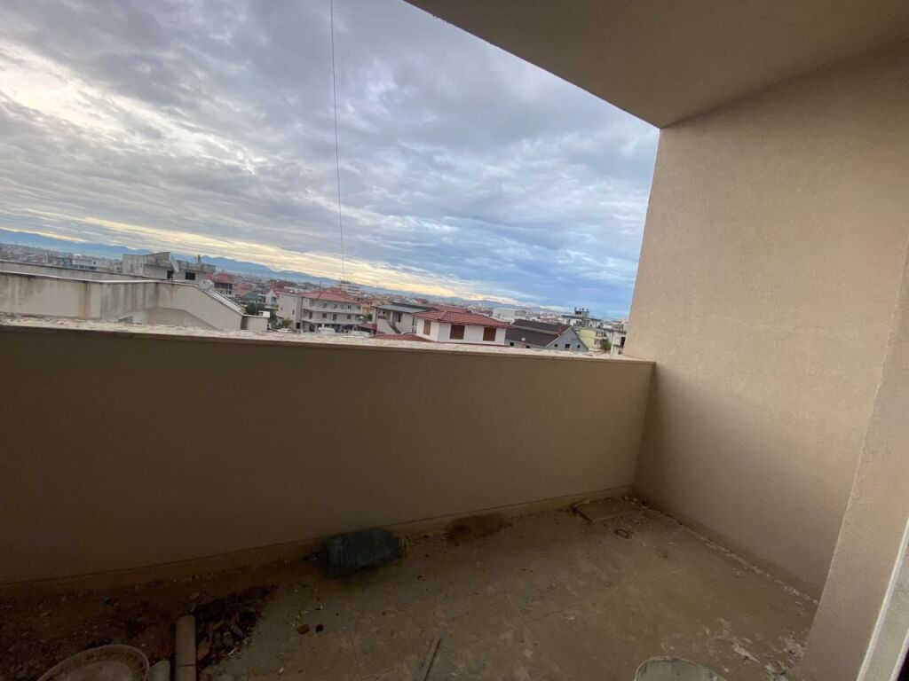 SHITET APARTAMENT 2+1+2, 107 M2 LAGJE 18 DURRES 105000 EURO