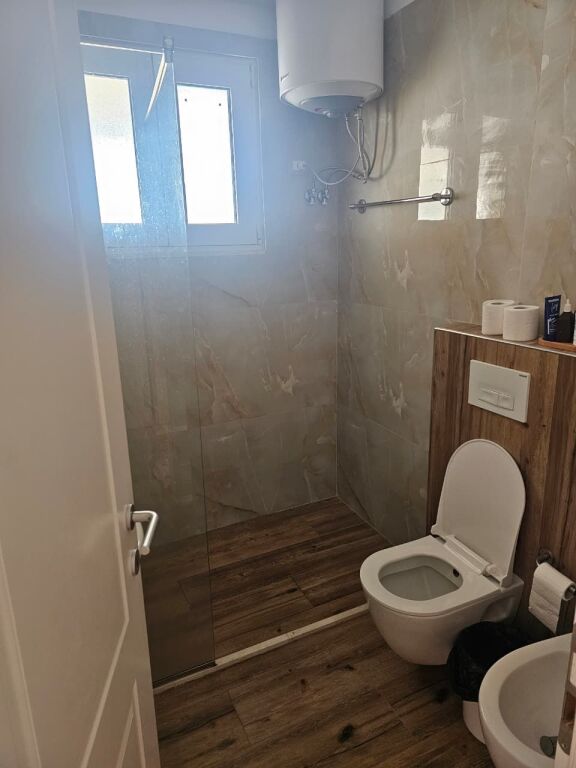 Apartament 2+1+2 per shitje, Qerret